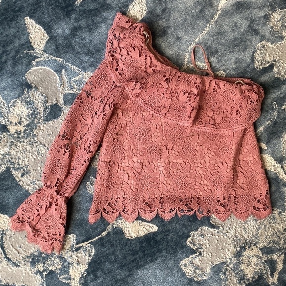 J.O.A One Shoulder Ruffle Top - Picture 3 of 4